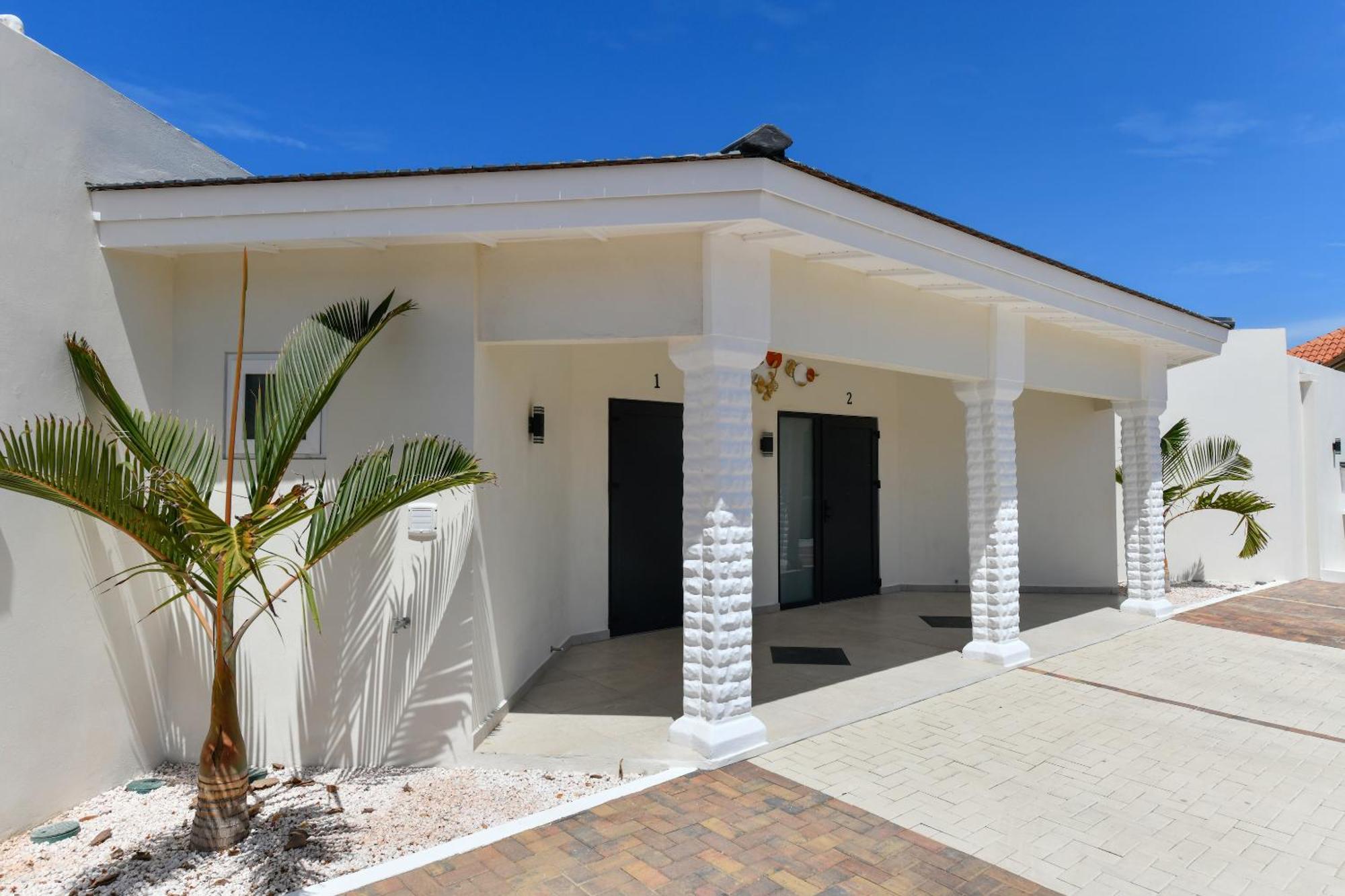 Boutique Hotel Swiss Paradise Aruba Villas And Suites Palm Beach Bagian luar foto
