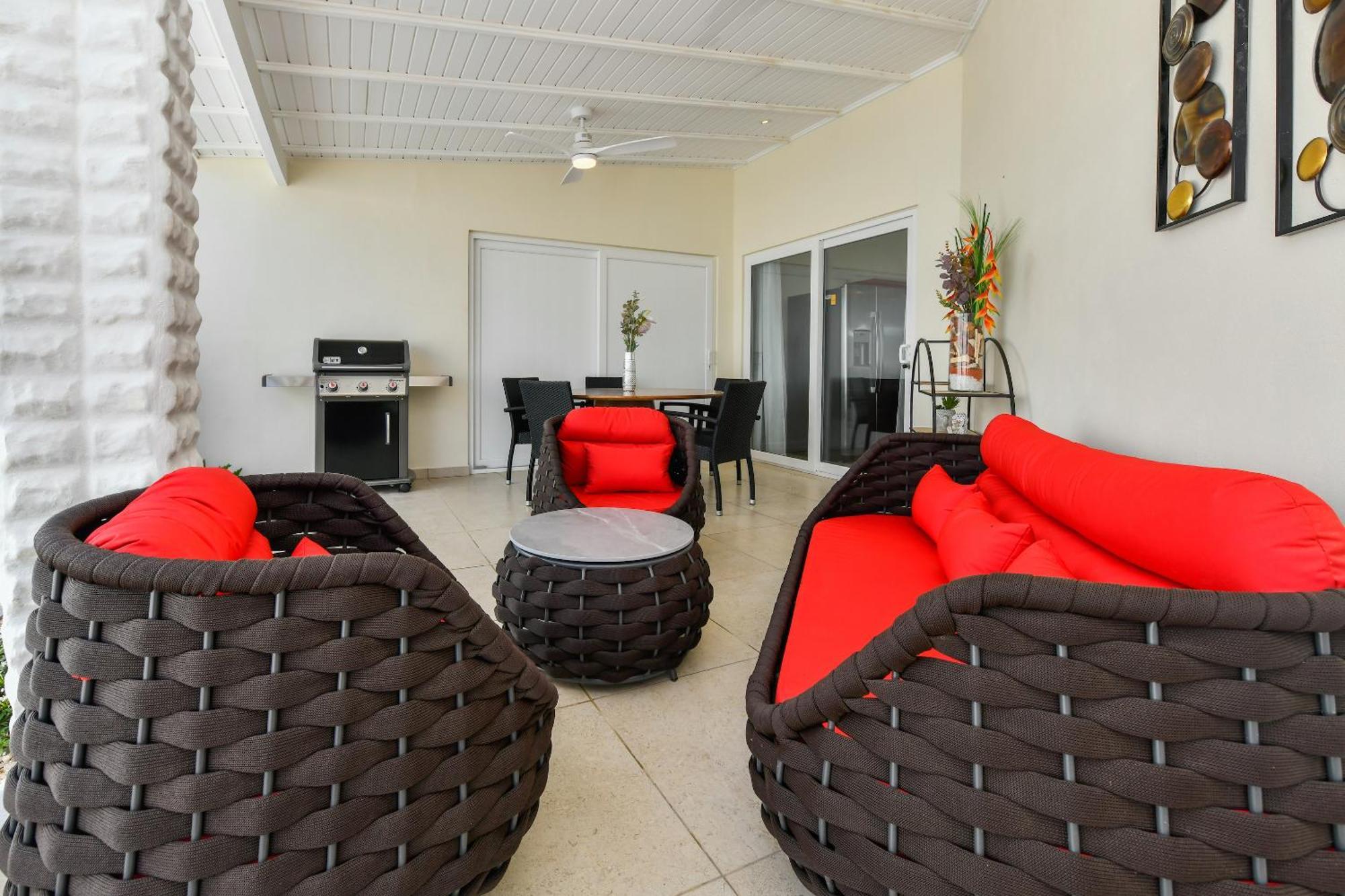 Boutique Hotel Swiss Paradise Aruba Villas And Suites Palm Beach Bagian luar foto